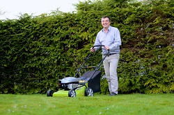 W2 garden landscapers Hyde Park